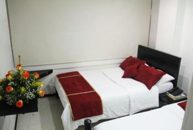 Hotel Bogota Plaza Suite Room photo